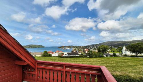 Five-Bedroom Holiday Home