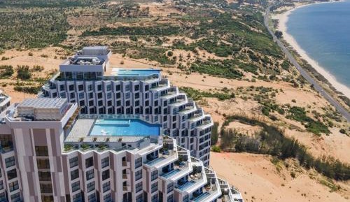 Deluxe One-Bedroom Apartment with Ocean View