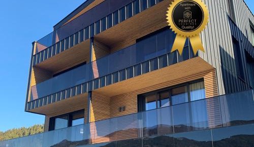 Apartment with Mountain View