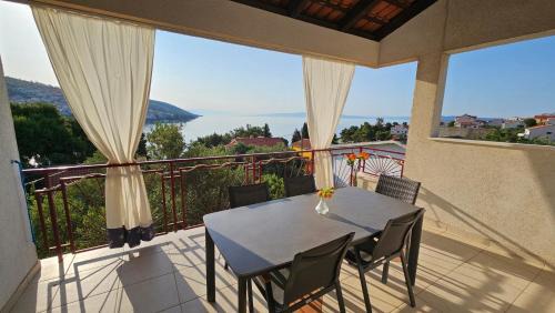 Two-Bedroom Apartment with Terrace and Sea View