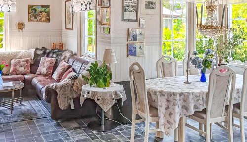 Five-Bedroom Holiday Home