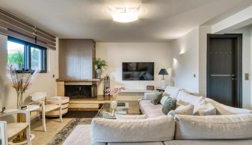 Two-Bedroom Deluxe Apartment