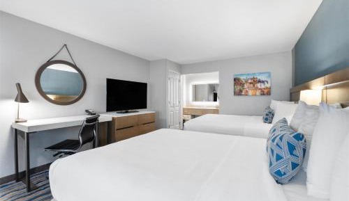 Queen Room with Two Queen Beds- Non-Smoking
