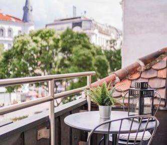 Deluxe One-Bedroom Apartment with City View