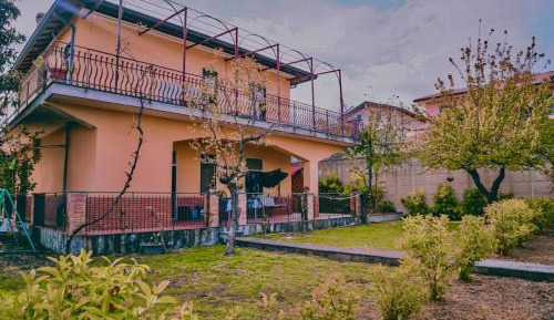 Villa with Garden View