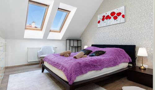Three-Bedroom Deluxe Apartment