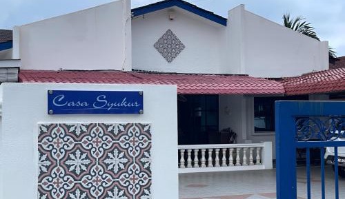 Three-Bedroom Holiday Home 