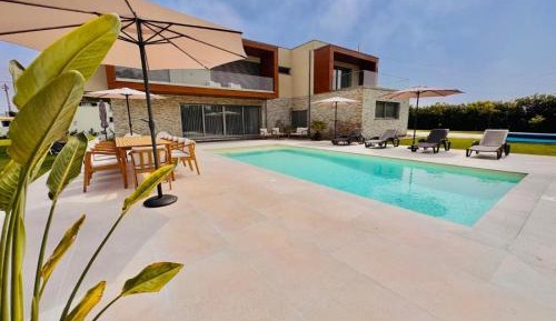 Villa with Garden View