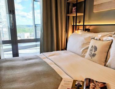 One-Bedroom Deluxe Apartment