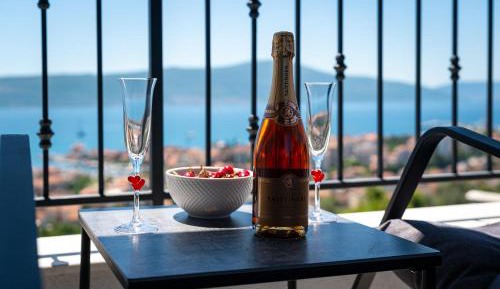 One-Bedroom Apartment with Sea View and Terrace