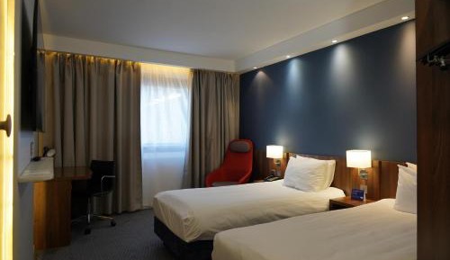 Standard Twin Room with Free Hot Breakfast
