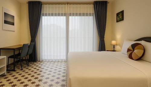 King Room with Mountain View