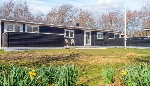 Three-Bedroom Holiday Home 