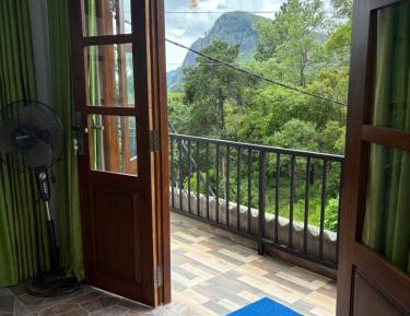 Triple Room with Mountain View