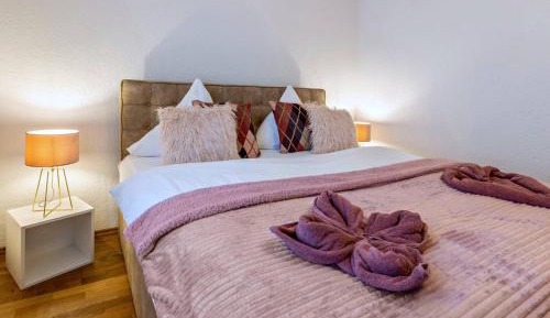 Twin Room with Shared Bathroom