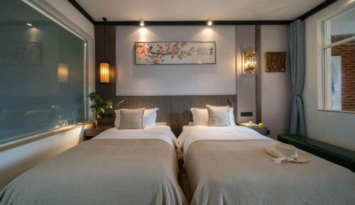 Twin Room with Balcony