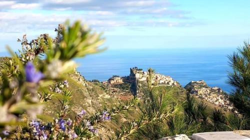 Two-Bedroom Apartment with Terrace and Sea View