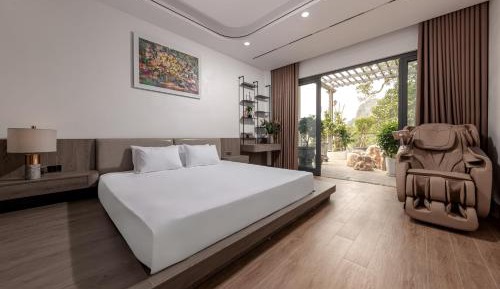 King Room with Balcony