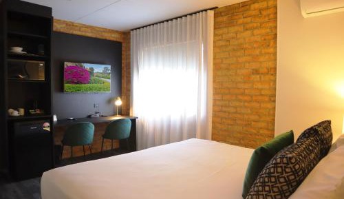 Deluxe Triple Room with Queen and Single Bed