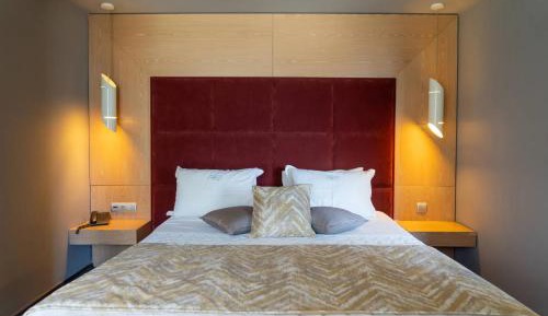  Executive Sea View Jetted Shower 