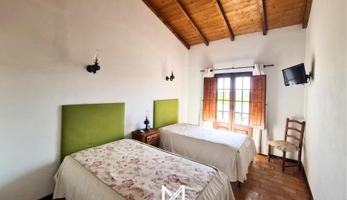 Twin Room with Private Bathroom