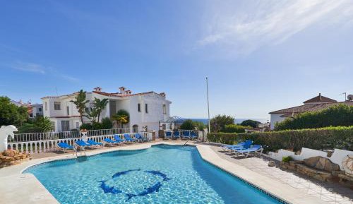 One-Bedroom Apartment with Terrace