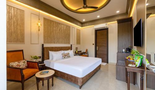 Premium Room with Bathtub and City View