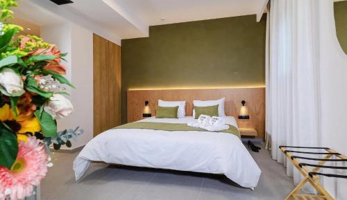 Deluxe Triple Room with Jacuzzi