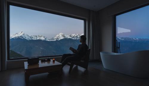 Suite with Mountain View