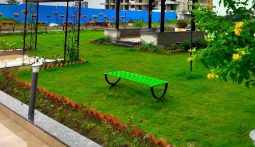 Three-Bedroom Apartment with Balcony