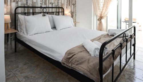 One-Bedroom Apartment with Terrace