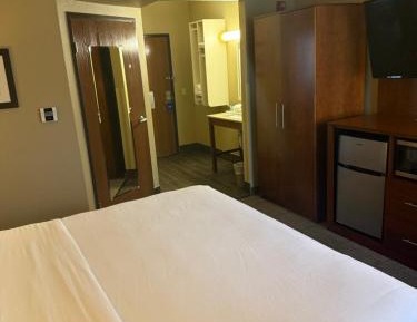 King Room - Accessible/Non-Smoking