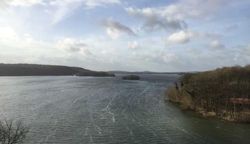 One-Bedroom Apartment with Balcony