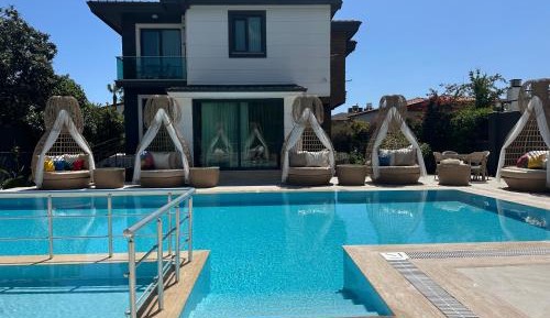 Family Room with Mountain View