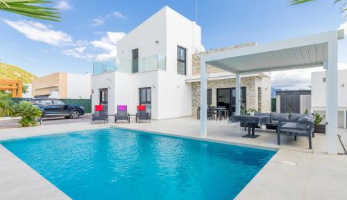 Villa with Garden View