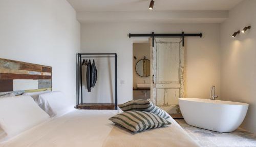 Deluxe Double Room with Extra Bed