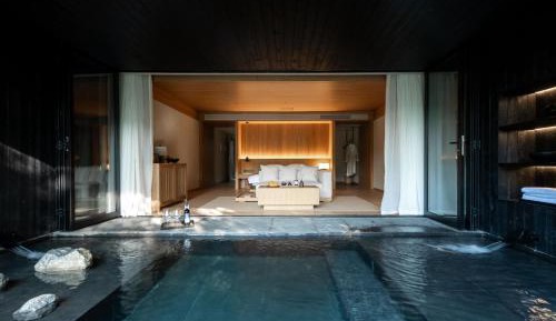 Hot Pool King Room (2nd Floor)