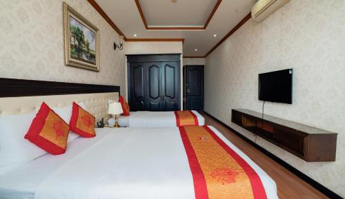 Twin Room with City View