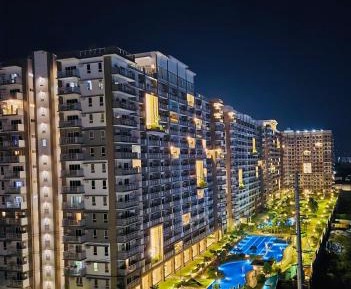 One-Bedroom Apartment with Balcony