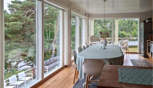 Six-Bedroom Holiday Home