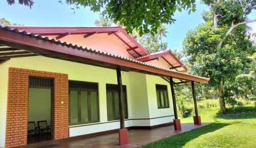 Villa with Garden View