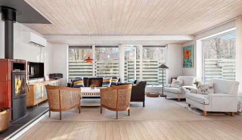 Three-Bedroom Holiday Home 