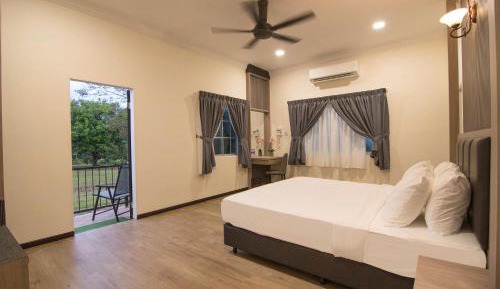 Bungalow with Garden View