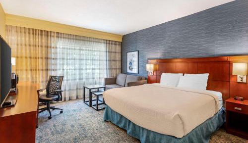 King Room with Sofabed