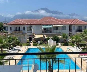 Apartment with Pool View 