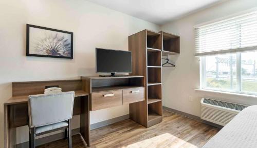 Standard Queen Room - Non-Smoking