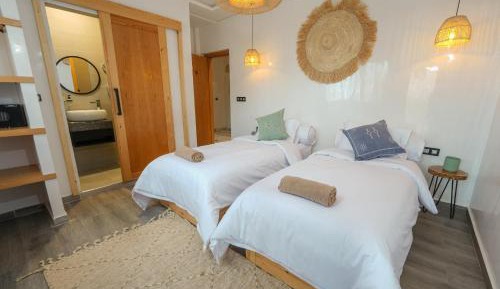 Deluxe Double Room with Balcony and Sea View