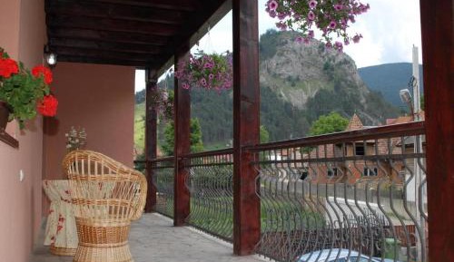 Villa with Garden View