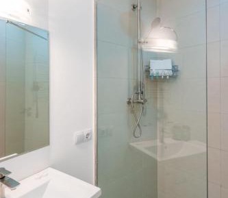 Apartment with Mountain View