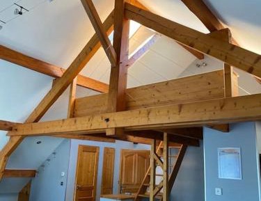 Four-Bedroom Apartment with Balcony 